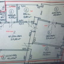 7 Altbauwohnung mit Straßenansicht in Budapest zu verkaufen