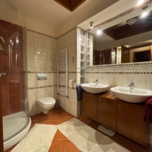 4atelki-luxus-csaladi-haz-medencevel-cecilialux-landhaus