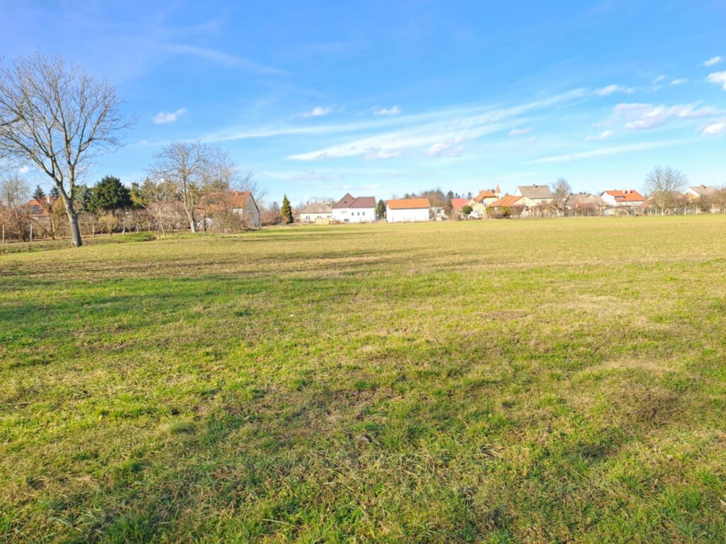 BAUGRUNDSTÜCK IN VASSZÉCSENY – RUHIGE LAGE, NAHE SZOMBATHELY UND ÖSTERREICH