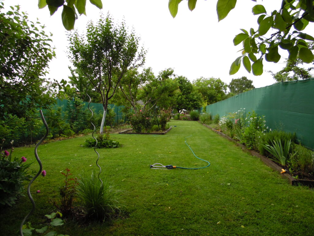 Győr–Pinnyéd: Renoviertes Einfamilienhaus in ruhiger Lage mit Apartment und gepflegtem Garten