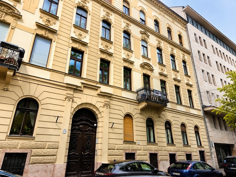 LUXUSWOHNUNG IM PALOTAVIERTEL – ELEGANZ IM HERZEN VON BUDAPEST